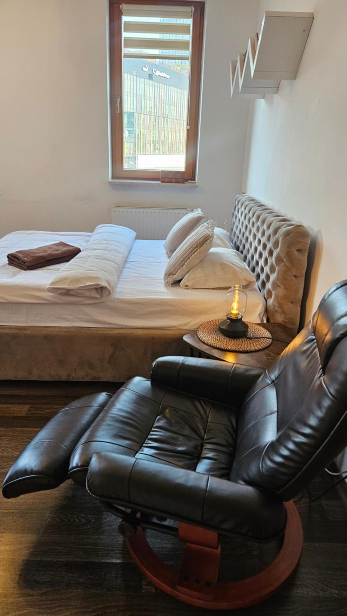 Apartment Dekart Arkadia Warschau